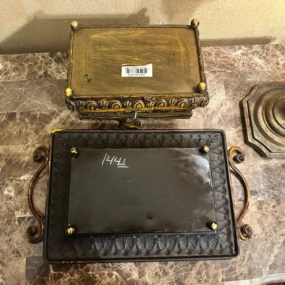 Vintage Fluer Dis Lis Metal Tray with Handles and trinket box - Picture 8 of 8